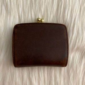 Vintage Coach kiss lock coin purse 👛